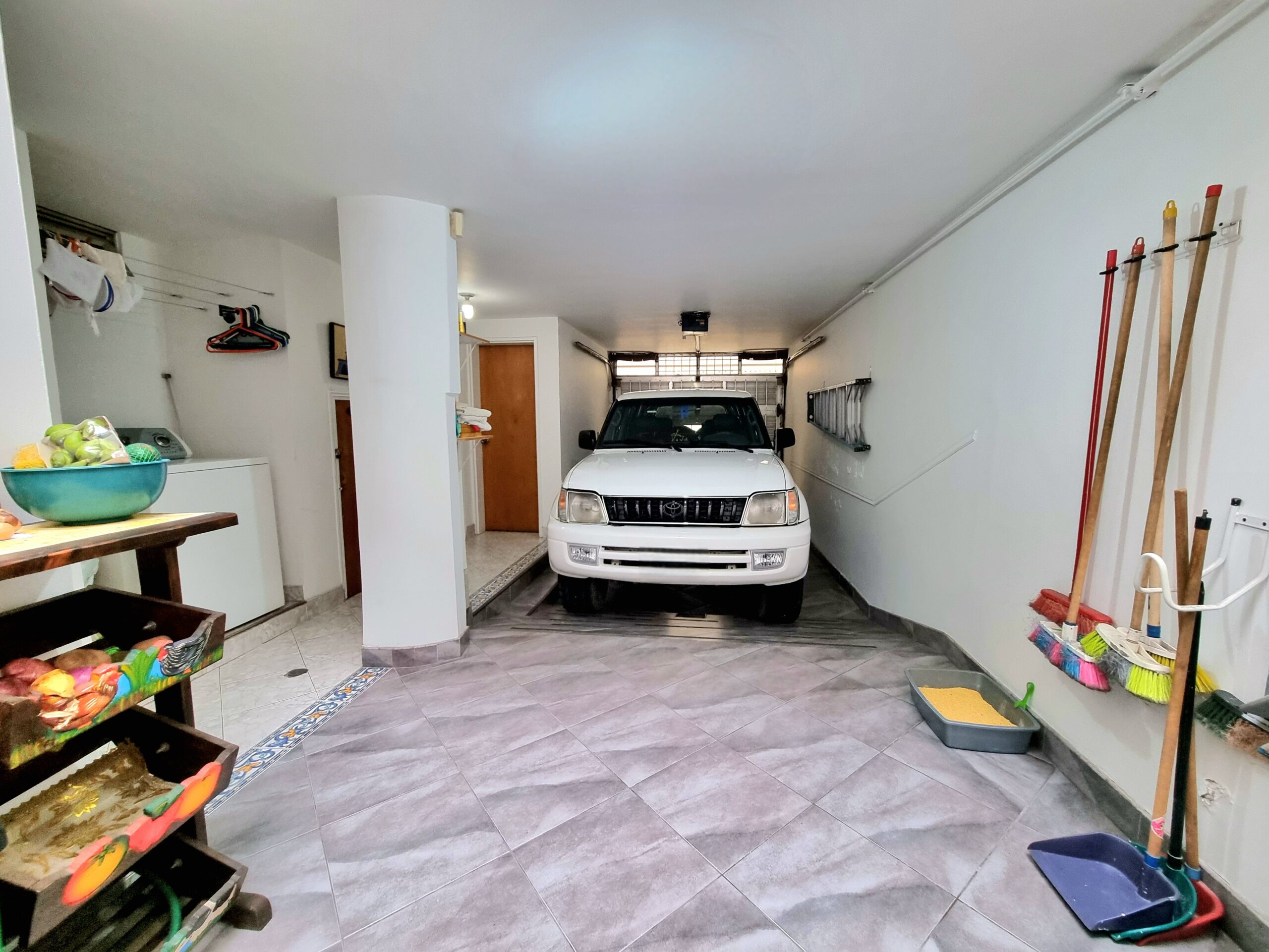 CASA 2 NIVELES EN VENTA MEDELLÍN LAURELES SECTOR LA CASTELLANA.