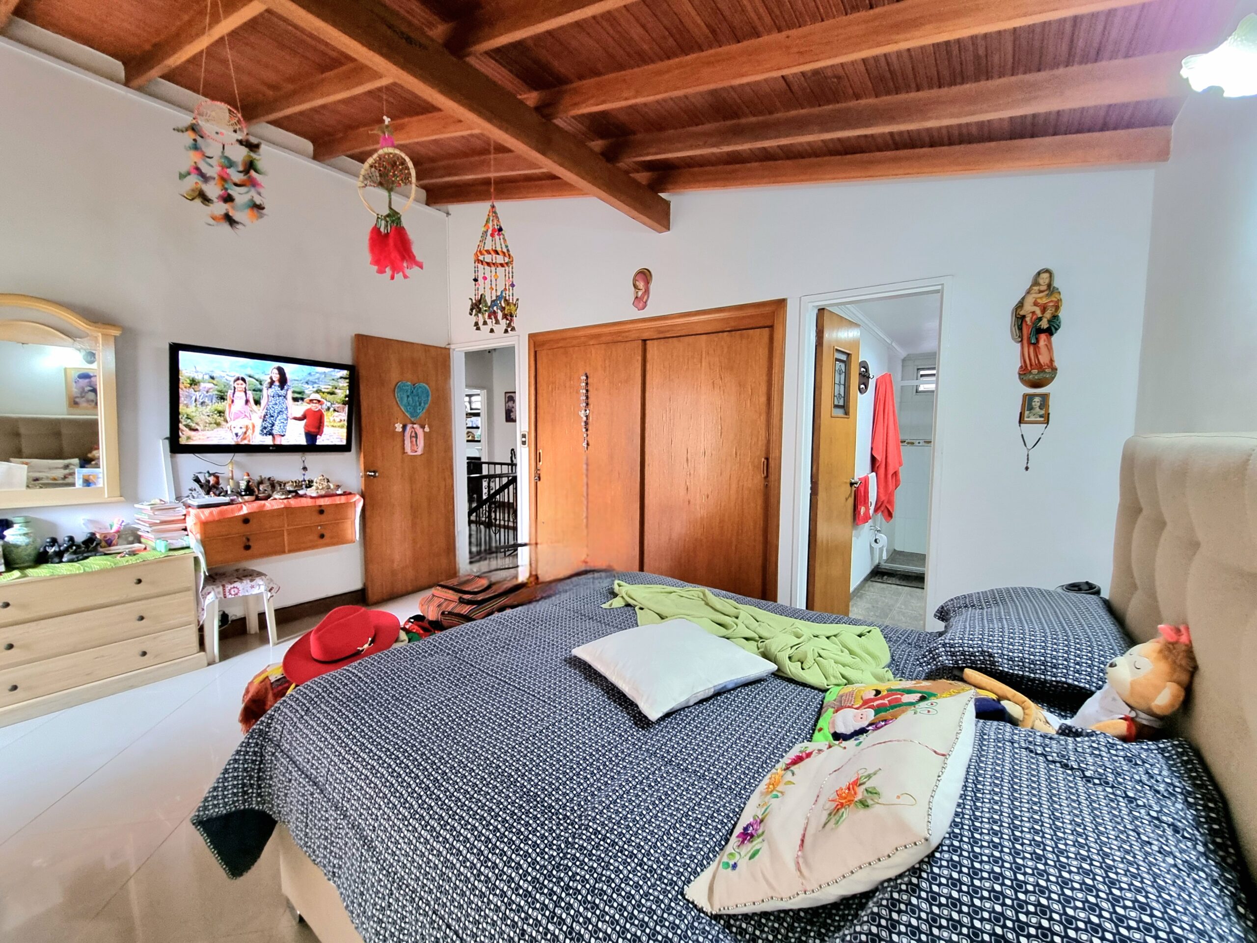 CASA 2 NIVELES EN VENTA MEDELLÍN LAURELES SECTOR LA CASTELLANA.